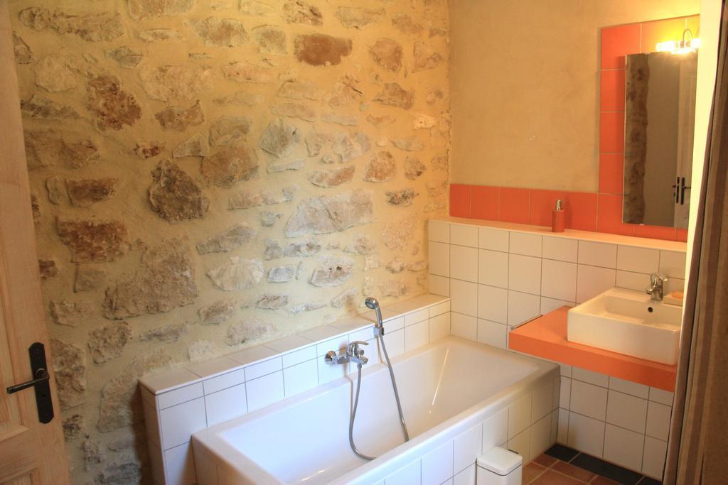 Hollyoaks Estate Hotel Saint-Pons-la-Calm Room photo