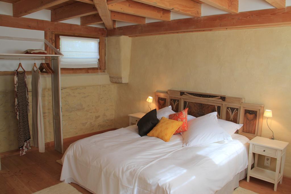 Hollyoaks Estate Hotel Saint-Pons-la-Calm Room photo