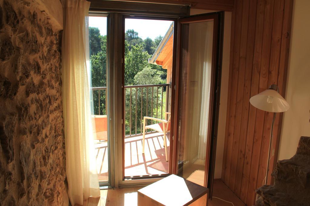Hollyoaks Estate Hotel Saint-Pons-la-Calm Room photo